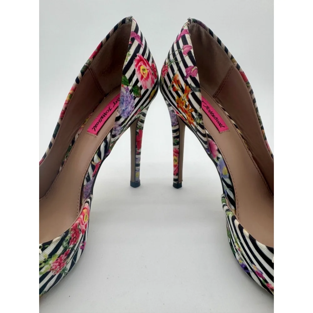Women's Betsey Johnson Heels Size 8.5 Size Floral Black White Stripes - Picture 7 of 11
